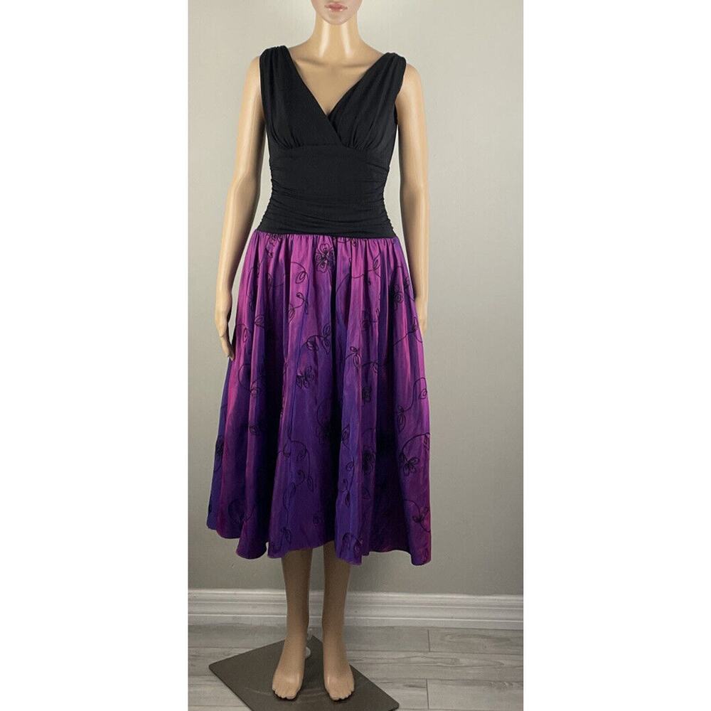 S.L Fashions Womens Sz 6 Fit &Flare Dress Rushed V Neck Sleeveless Purple Black